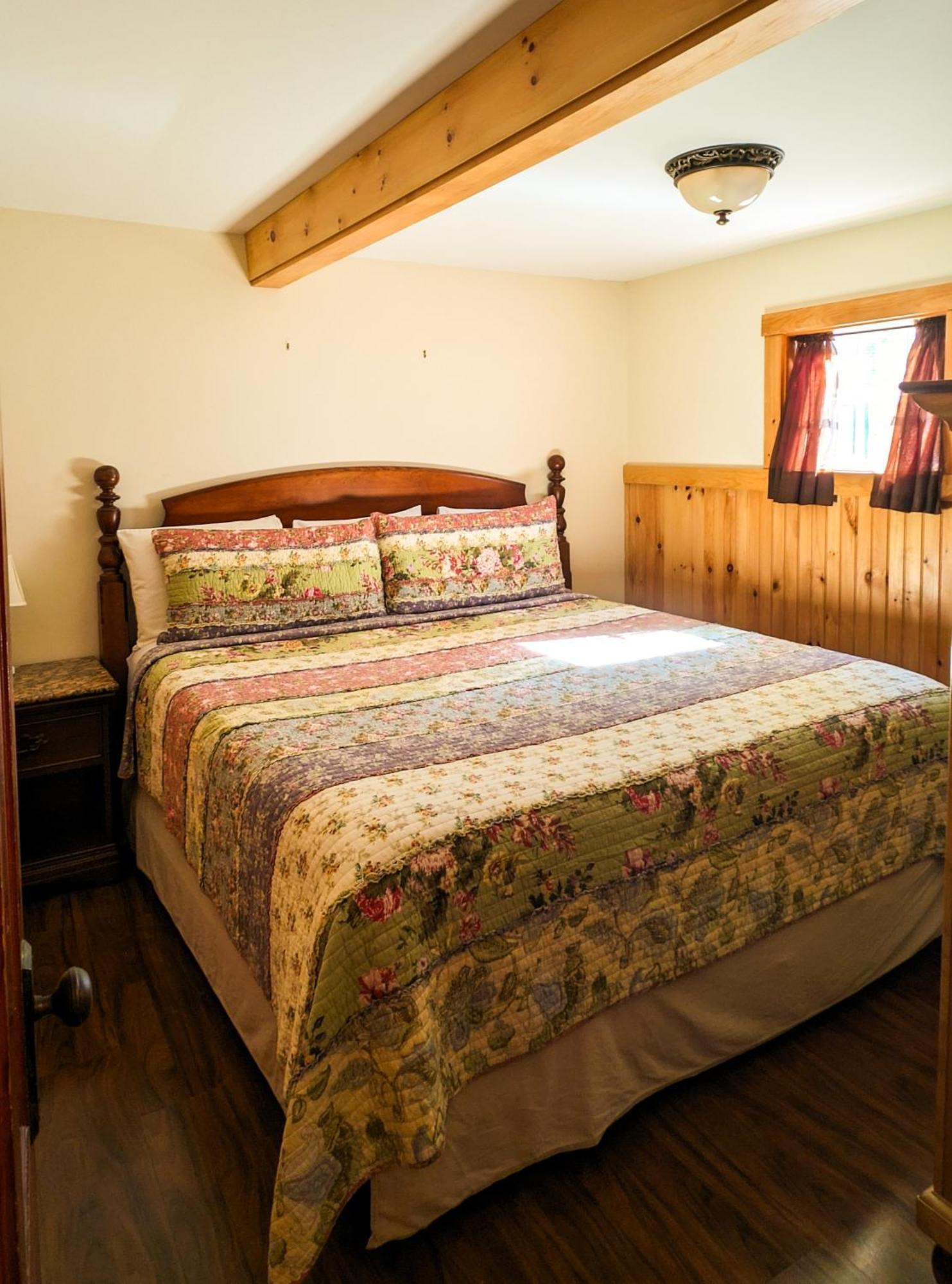 Hinckleys Dreamwood Motel *